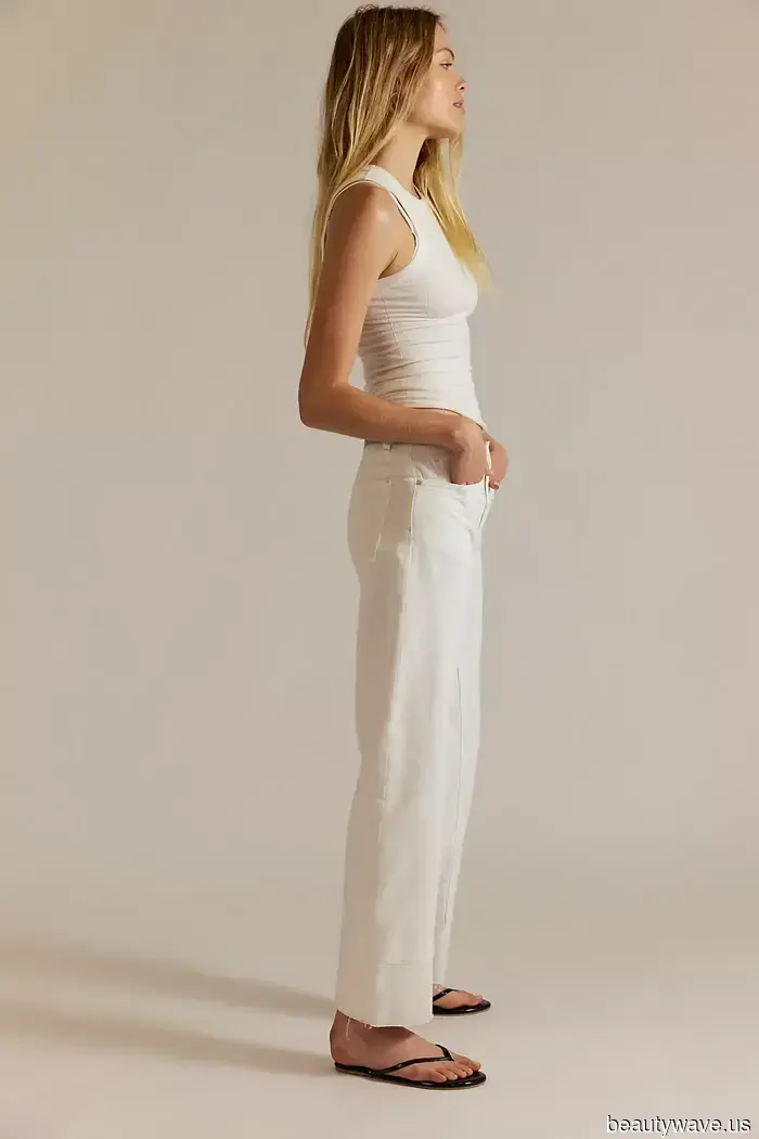 5 Wege, wie französische Frauen Jeans und einen Pullover weniger "langweilig" und mehr 2026 aussehen lassen