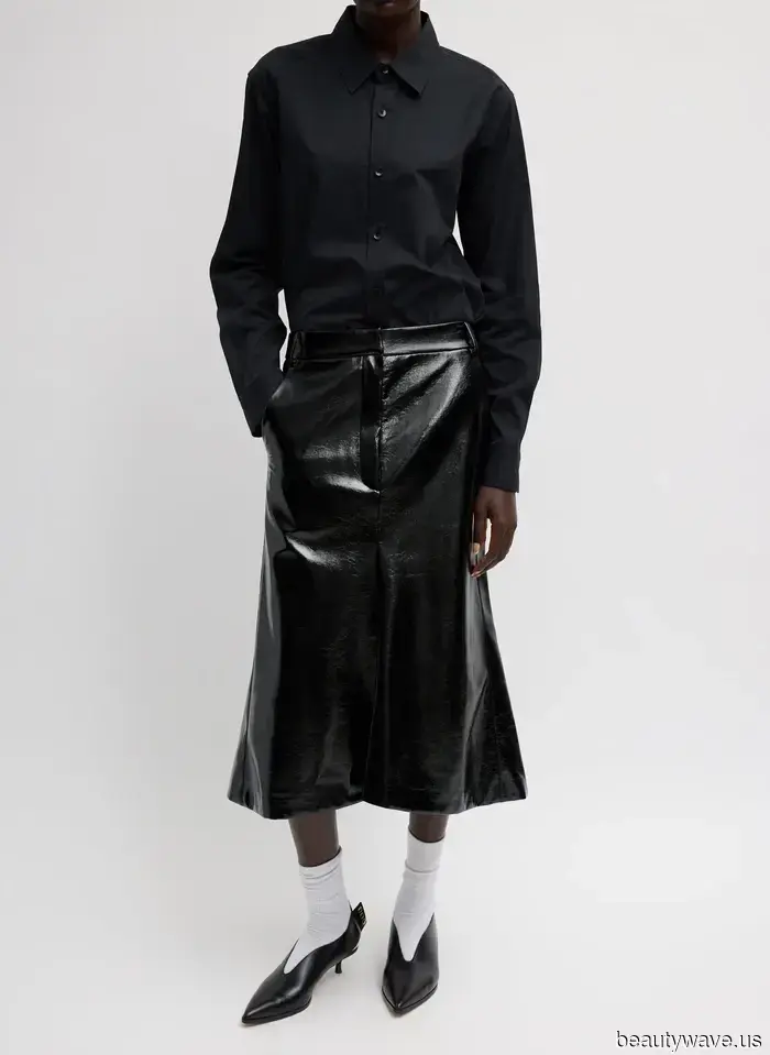 This Is the Skirt Style Editors Consistently Don During Winter Fashion Events.