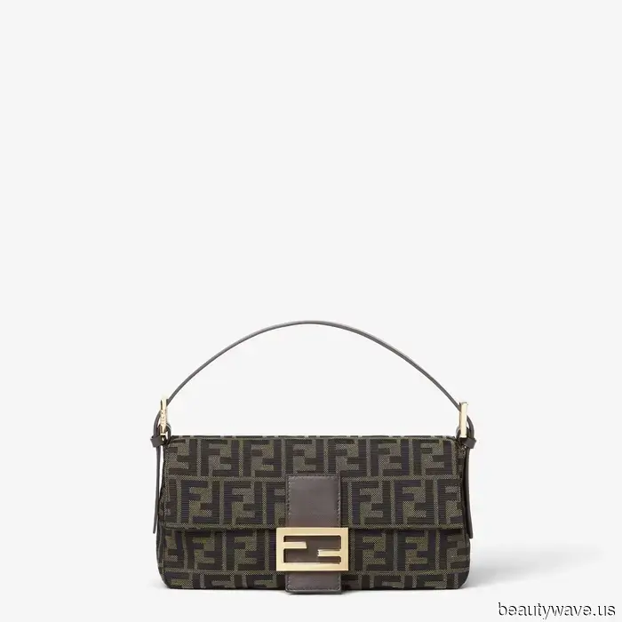 The New '90s It Bag for Fall 2026 Has Arrived
