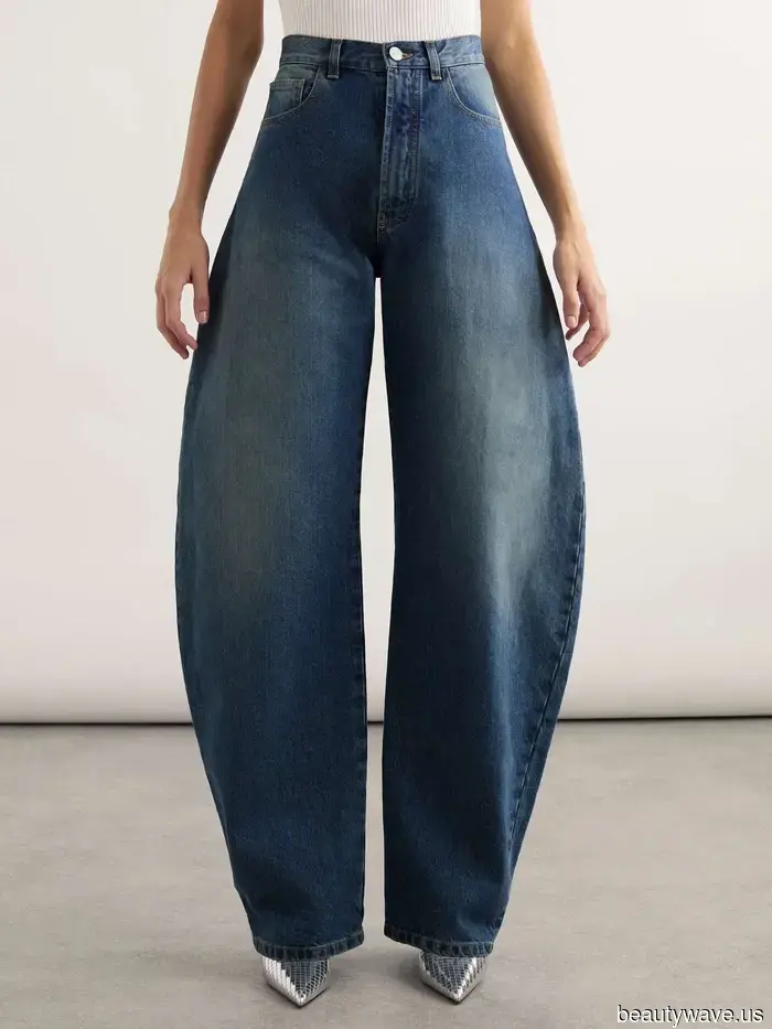 Stellt sich heraus, dass jeder mit großem Geschmack bereits einen dieser 5 Winter-Jeans-Trends trägt.