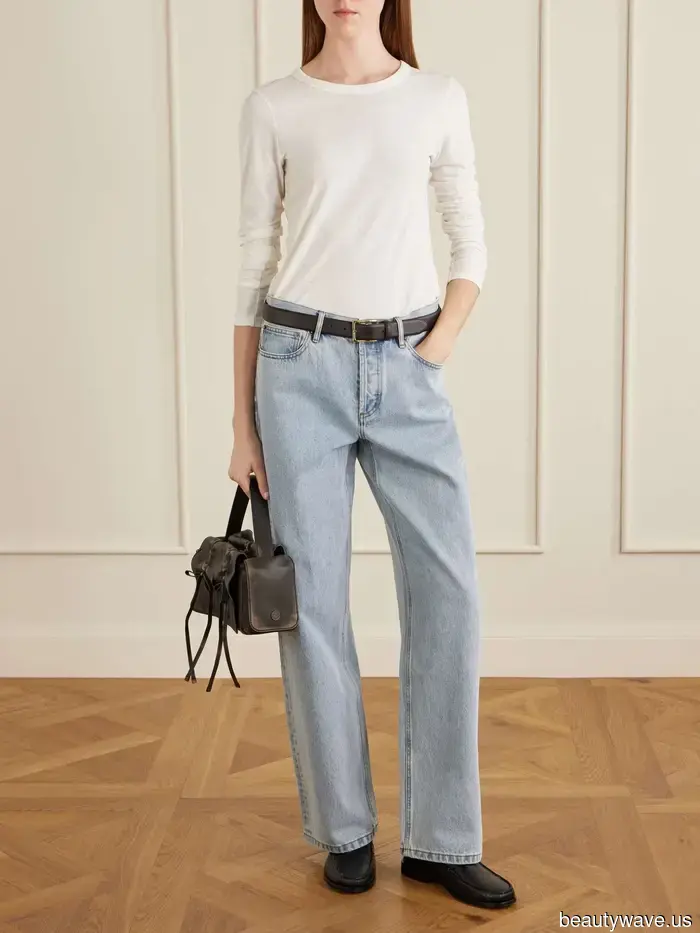 Light-wash jeans were a prominent feature at the Dior show—these shoes will give them a stylish touch for 2026.