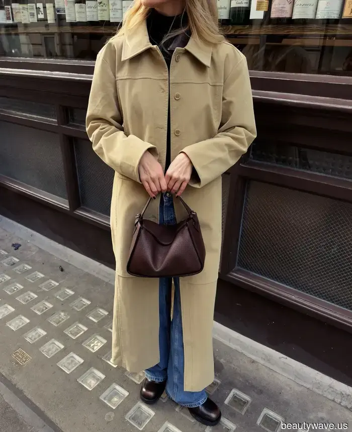 Everywhere I see, fashionable dressers are replacing designer bags with this classic, trend-savvy style.