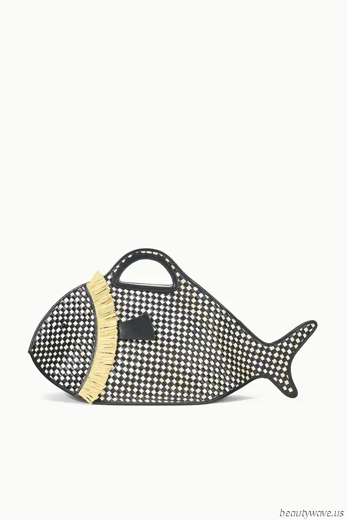 If you have a classic style, I can already tell that your summer outfits will include this it print.