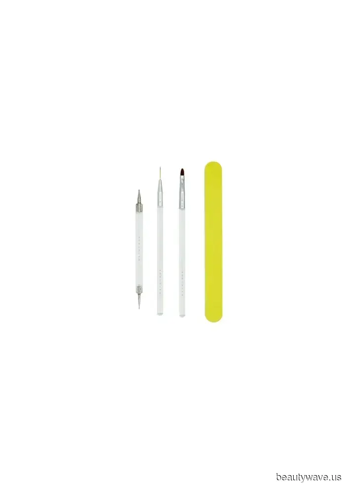 Short Nails Are Simply Stylish—20 Spring-Inspired Styles to Share with Your Manicurist