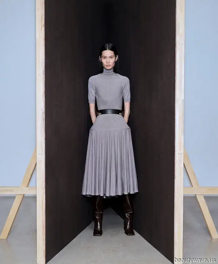 Sorry, flats—these fashionable heels are poised to dominate our wardrobes in 2026.