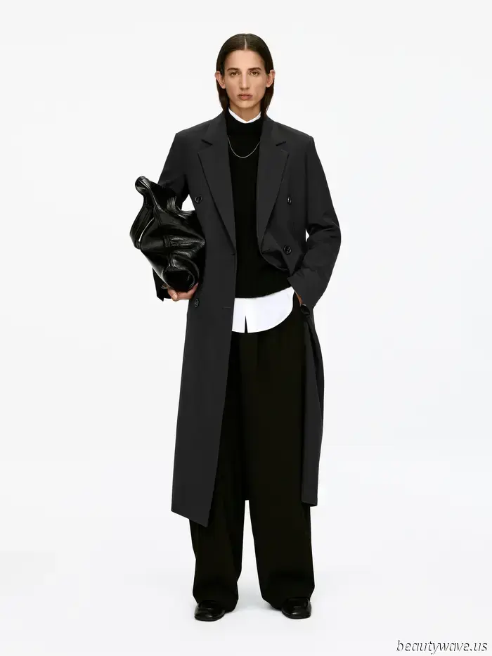 Arket's Cult Barn Jacket Sold Out Within Days—Now It's Available Again in a More Stylish Color.