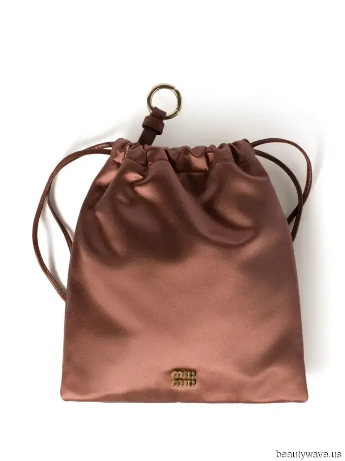 First Prada, now Zara: Anticipate that sophisticated dressers will be sporting this stylish bag trend this spring.