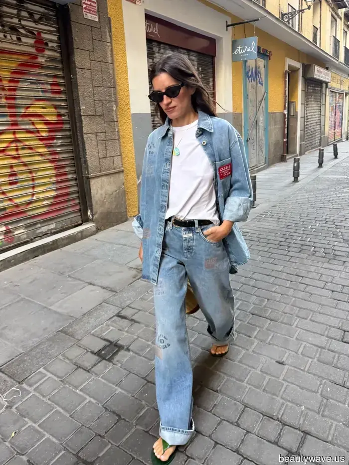 Las mujeres elegantes han comenzado a usar sus jeans de esta manera específica en silencio.