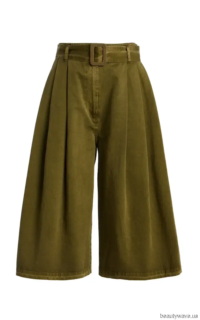 Über das Knie, aber keine Capri, das sind die coolen Hosen, die jeder diesen Frühling trägt.