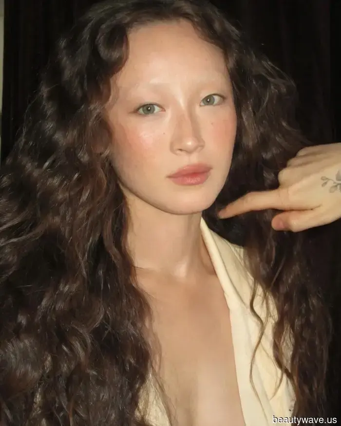 Diese ausgekämmten Locken sind der Glam-Haartrend, der den Sommer erobert.