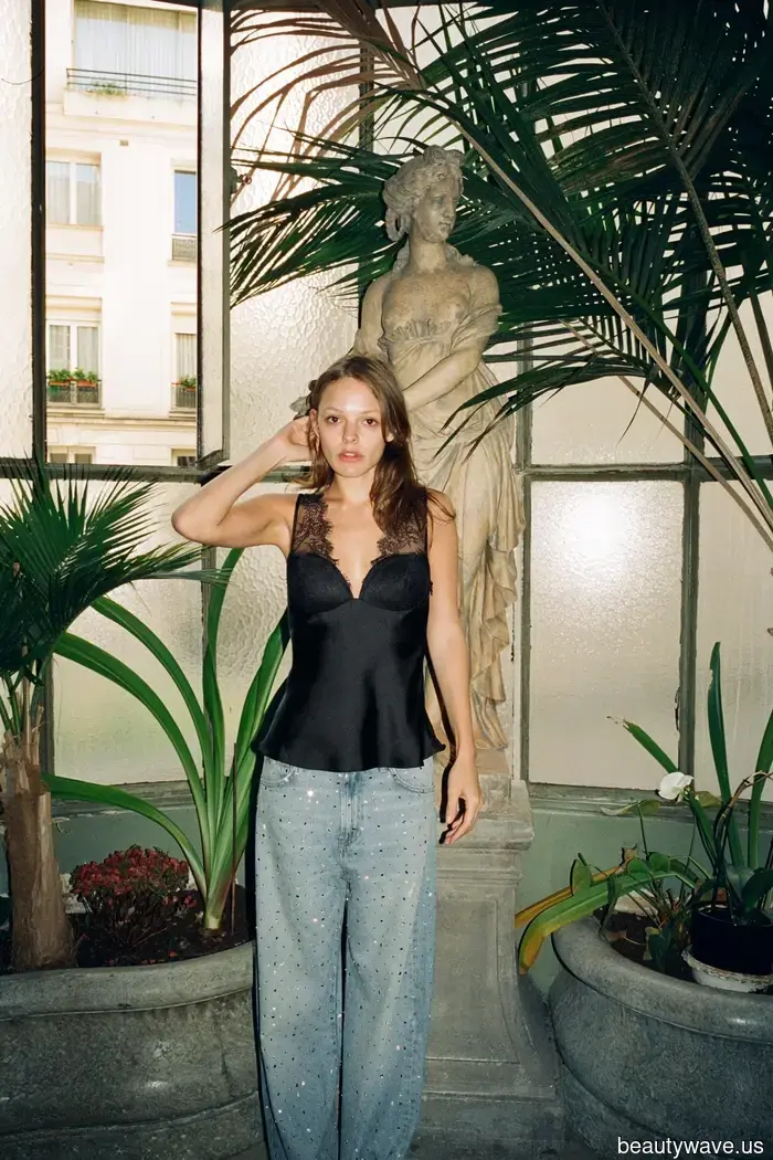 Die schicksten Leute, die ich kenne, stylen diesen eleganten Top-Trend gerade mit Jeans und Röcken.