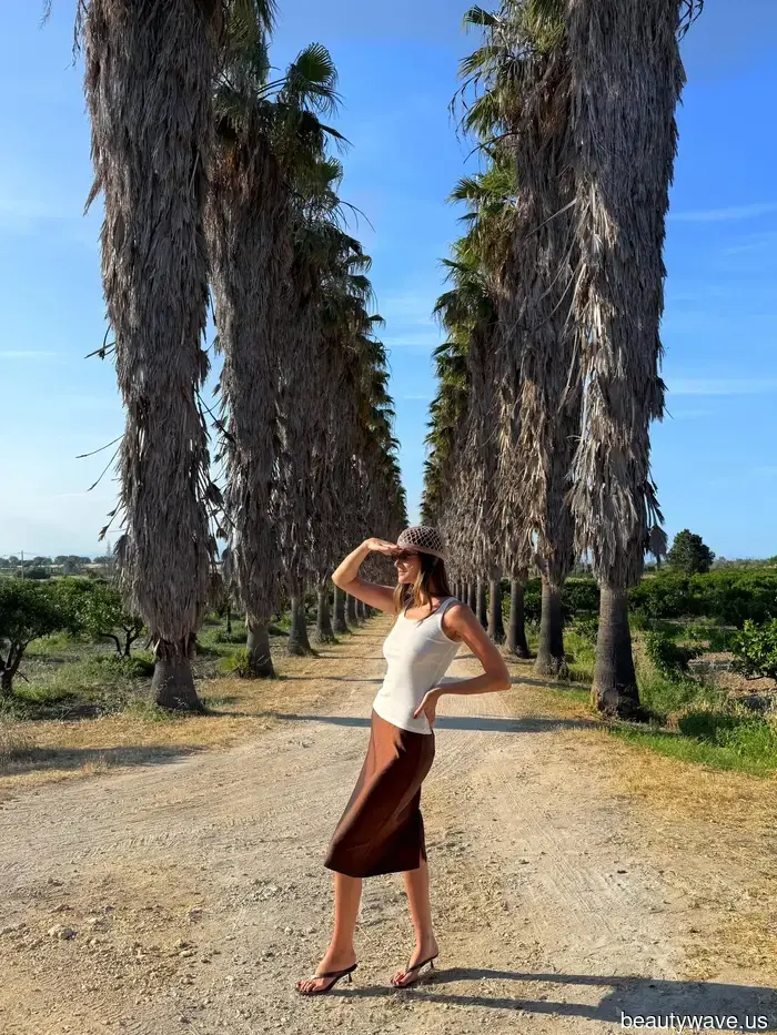Wie man ein It-Girl im Jahr 2026 erkennt&mdash;Sie wird ihre Jeans und Jacken mit diesem schicken Accessoire tragen