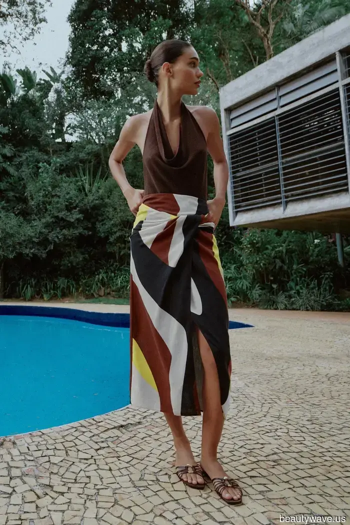 Non pizzo, non frange&mdash;questa è la tendenza delle gonne più cool che domina questa stagione