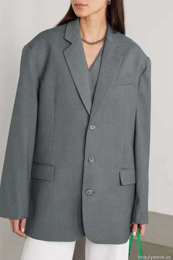 It’s Official: Women from France, Scandinavia, and Italy Favor This One Color to Appear Wealthy.