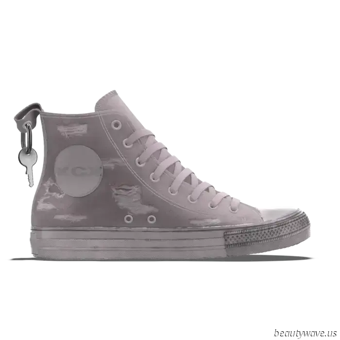 Чарли применяет к кедам Chuck Taylor "стиль Брат" в своей последней коллаборации с Converse