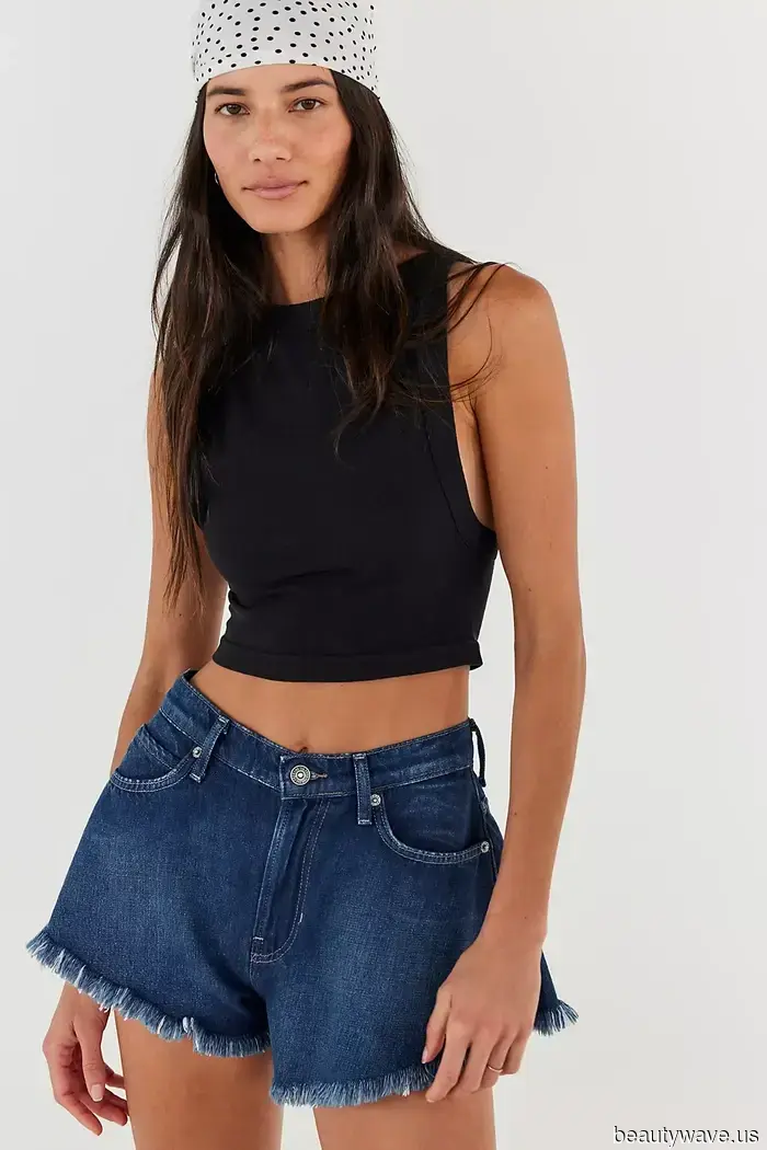 5 Tendenze di Pantaloni Corti Estivi che le Persone di Moda Stanno Abbinando con le Loro Ballerine Questa Estate
