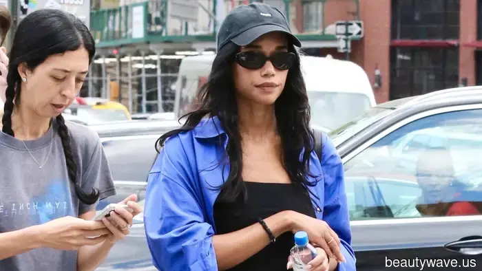 You might disagree, but It Girls believe this attractive shoe trend pairs better with jeans compared to mesh flats.