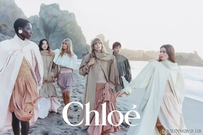 "Light Transforms into a Unique Language" in Chloé's Summer 2026 Campaign—Explore the Stunning Photos