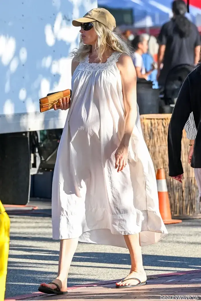 Dieser Kleidungsstil plus geschlossene Ballerinas in dieser Farbe ist *das* Outfit des Sommers 2026.