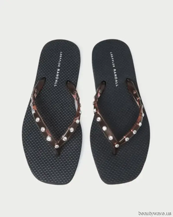 Ich dachte, ich hasse die Mode der 2000er, aber diese Retro-Sandalen-Trends sind tatsächlich schick.