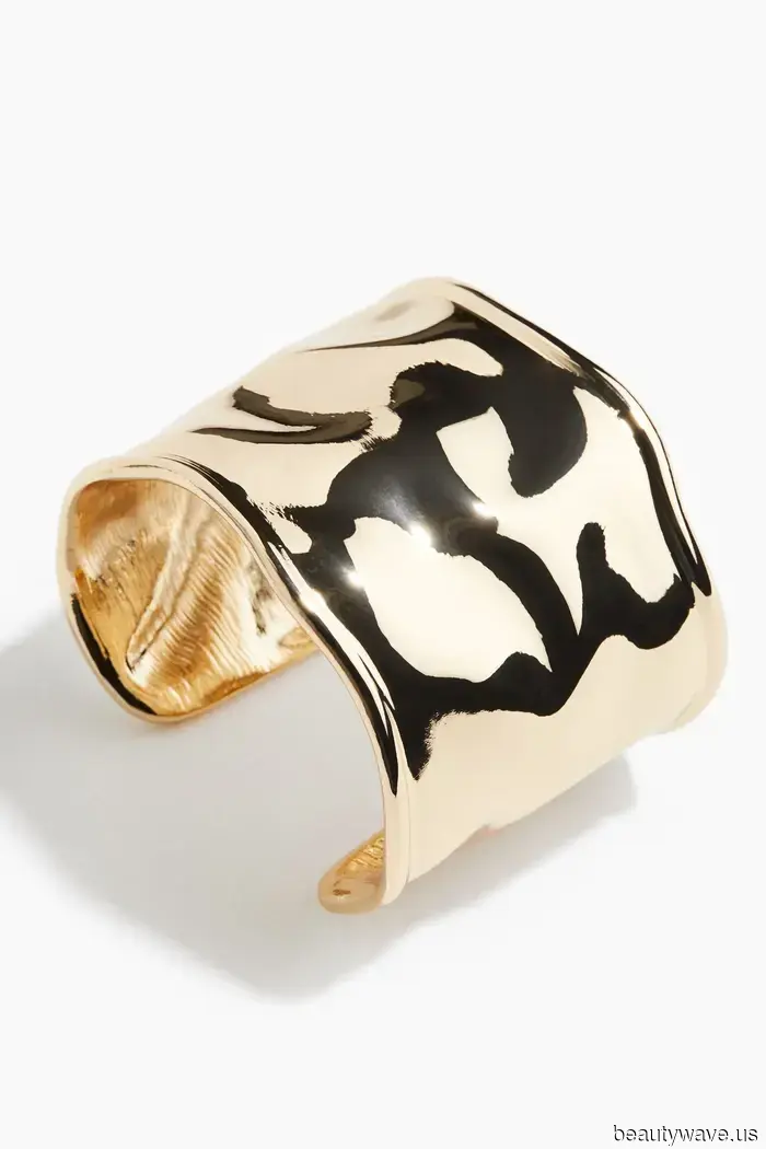 Get Ready: These Maximalist Accessory Trends Are Poised to Dominate in 2026.