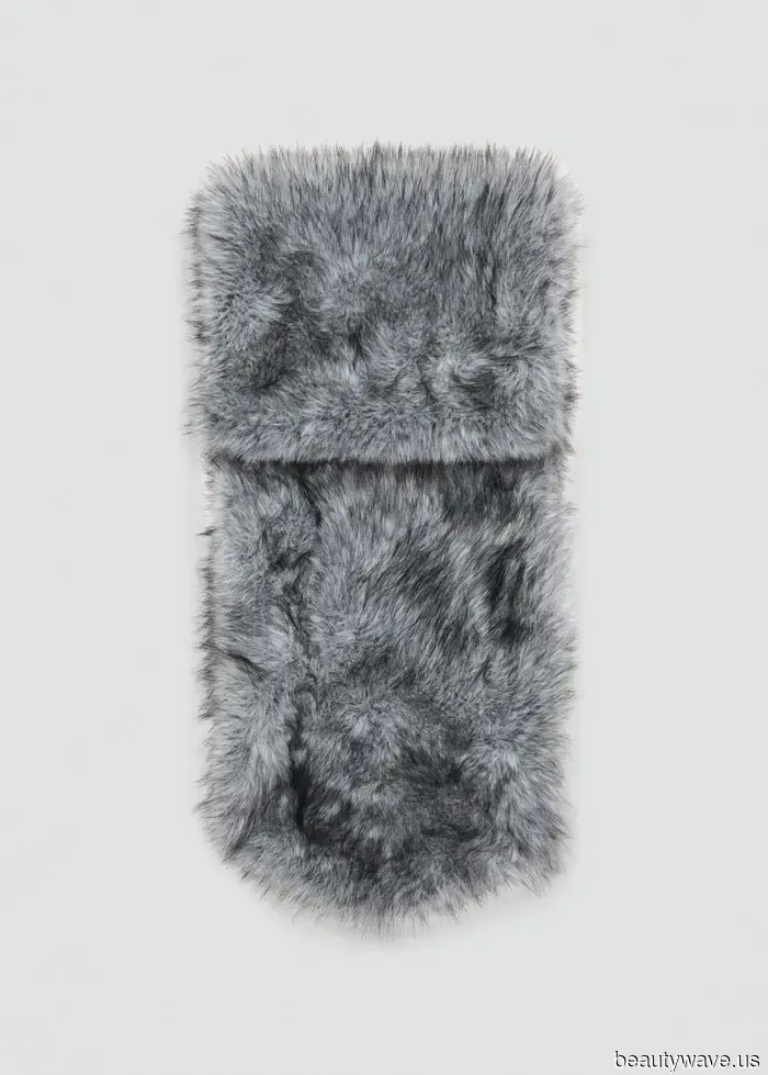 7 Modi per Abbinare l'Accessorio Invernale di Tendenza che Tutti Quelli che Conosco Stanno Indossando con Cappotti e Maglioni