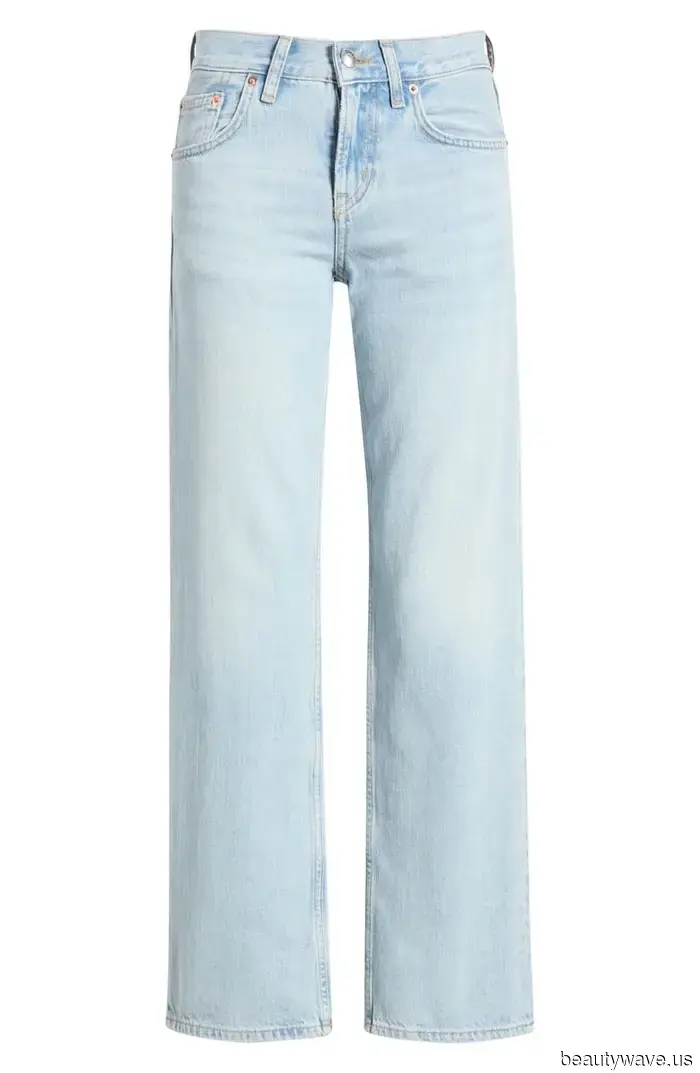 Light-wash jeans appear more stylish for 2026 when paired with this trendy shoe style instead of a plain option.