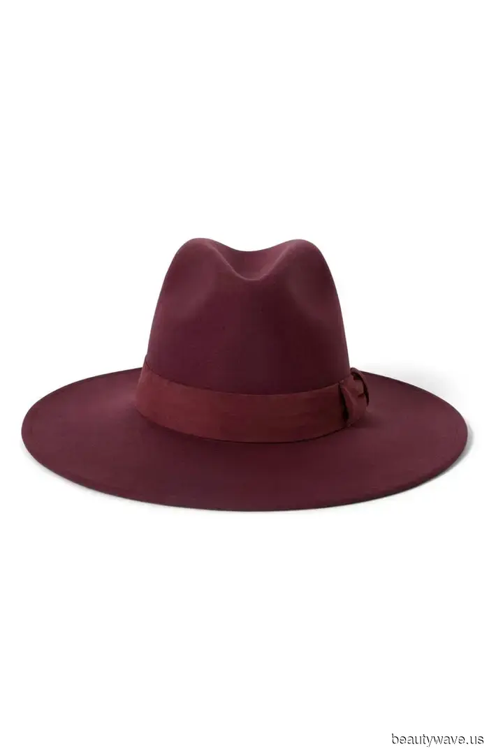 Cynthia Erivo trug gerade die Stiefelfarbe, die man selten zu Braun und Burgunder sieht&mdash;aber es hat funktioniert.