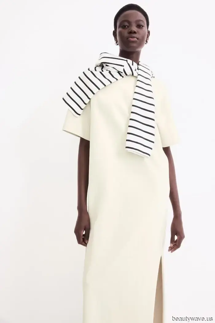 When I want my simple T-shirt dress to appear elegant, these are the shoes and bag I pair with it.