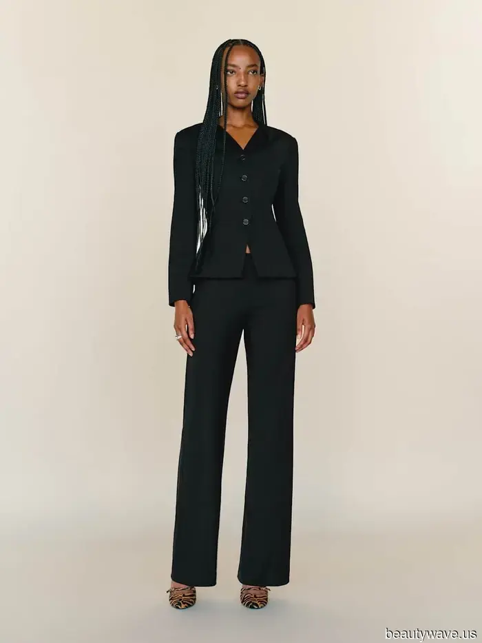 The Shoe Color Trend That Ensures Jeans Paired with Blazers Appear Modern Instead of Outdated in 2025