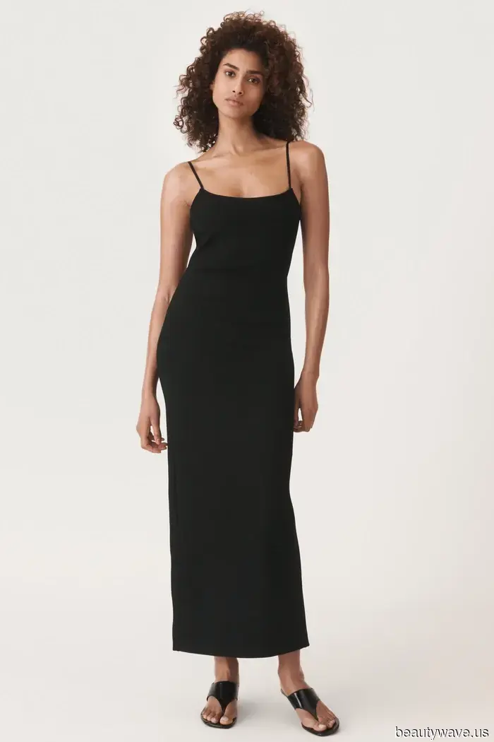 Questa tendenza di scarpe senza tempo rende ogni outfit con abito nero così anni '90