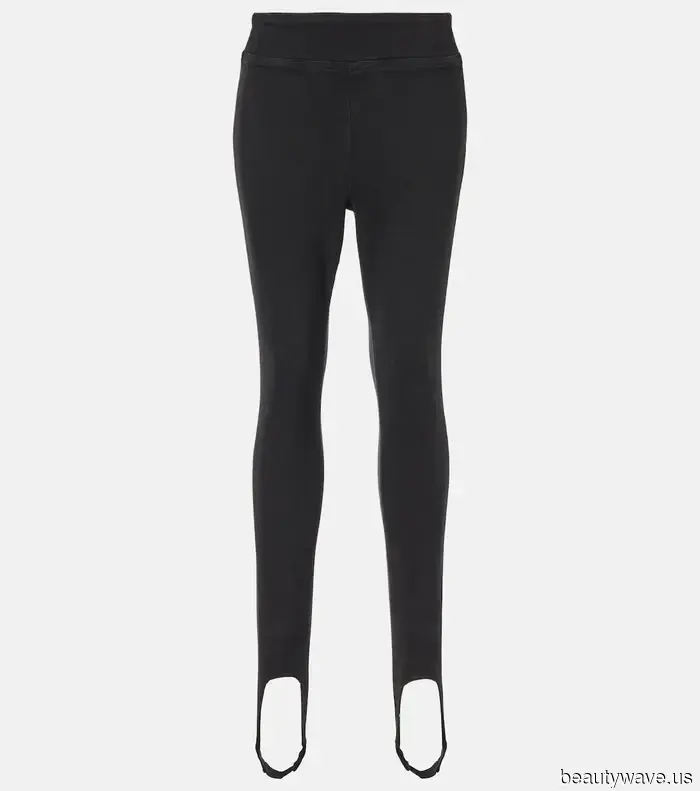 Legging season has arrived—here are the 7 trends that everyone will be wearing.