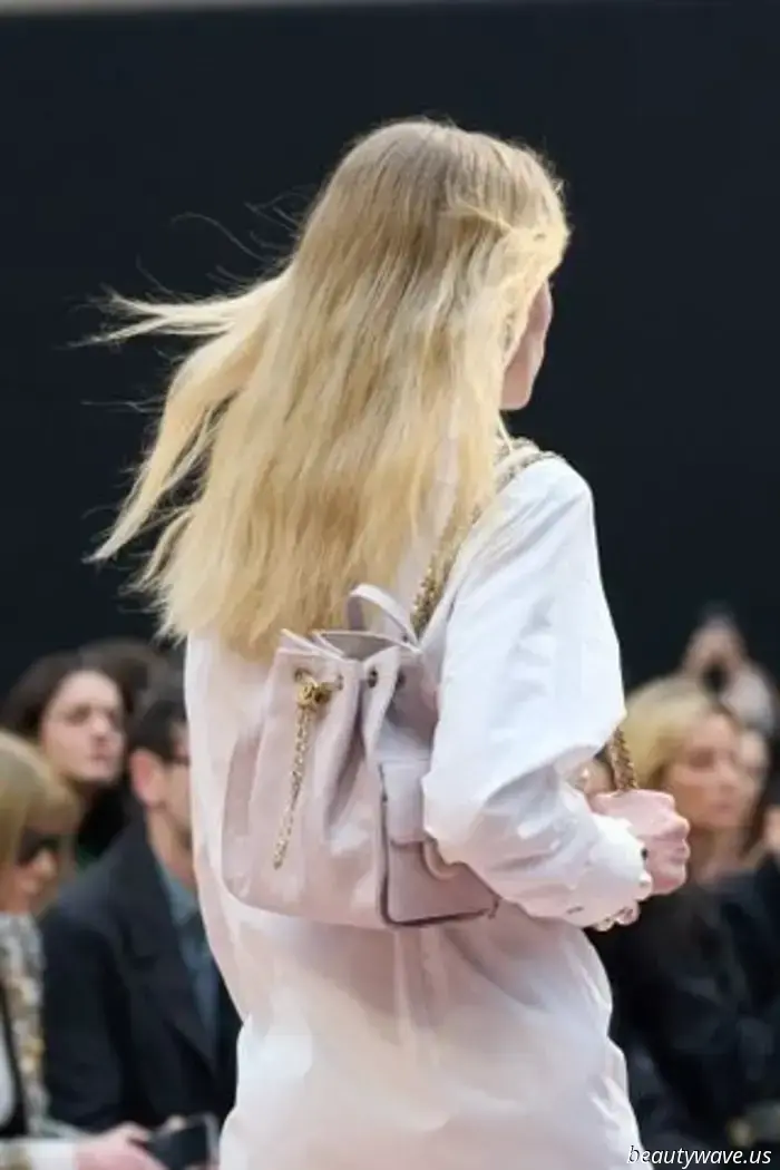 Chanel Regresa a los Códigos de la Casa de Coco para el Otoño de 2025