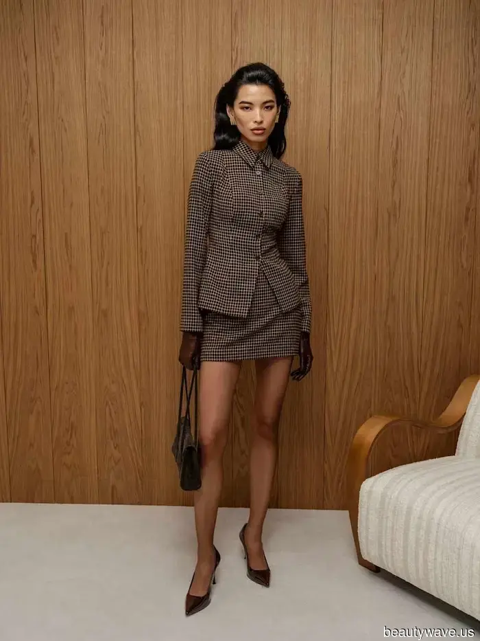 Not Combat Boots, Capris, or Jelly Shoes—These Are the Surprising 90s Trends We Anticipate Will Be Everywhere in 2026.