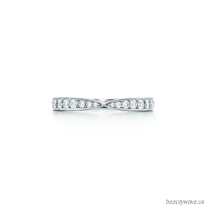 Wow! Elsa Hosk's latest engagement ring from Tiffany & Co. is completely timeless—take a closer look!