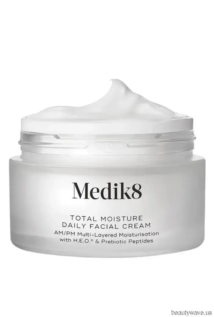 L'arte dello stile in aeroporto: un'editor esperta spiega perché si veste ancora elegantemente per l'aeroporto&mdash;e come farlo