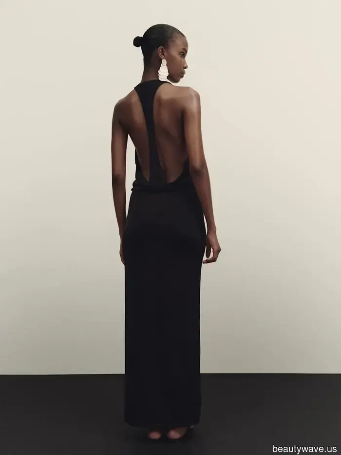 Gesichtet auf dem Weg zur Hochzeit von Taylor Swift: Dakota Johnson im elegantesten LBD-Trend von 2026