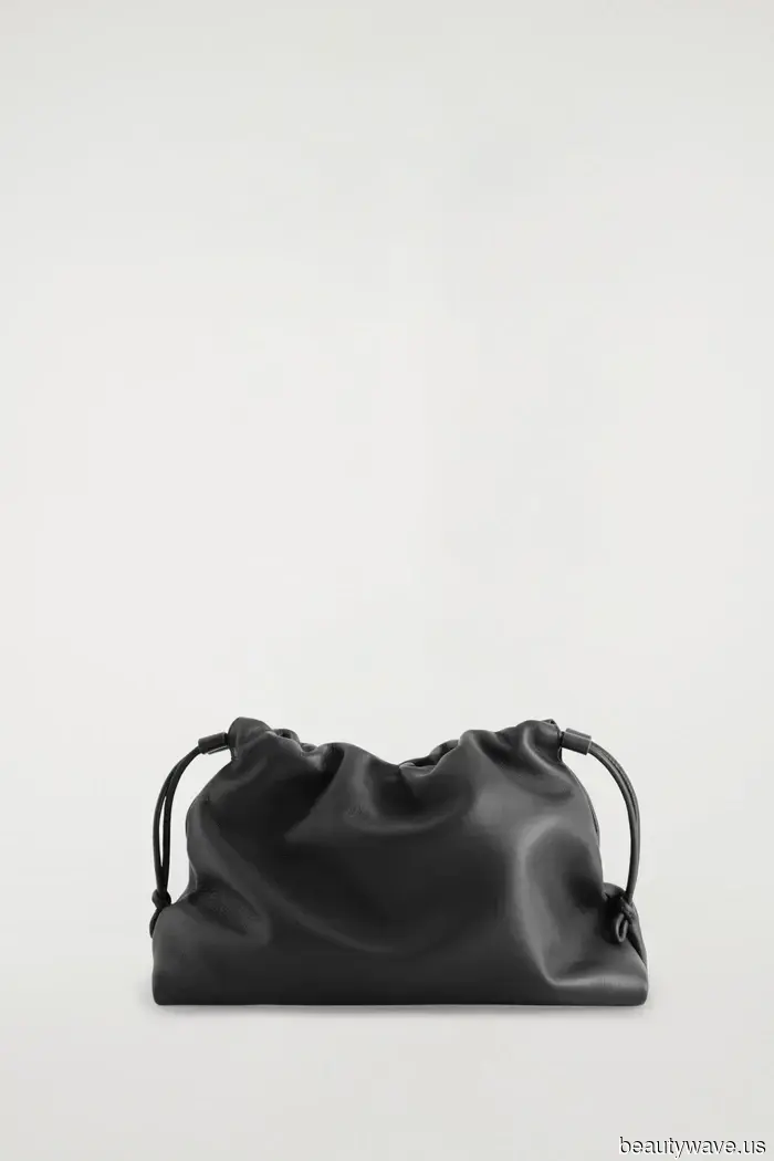 Everywhere I see, fashionable dressers are replacing designer bags with this classic, trend-savvy style.