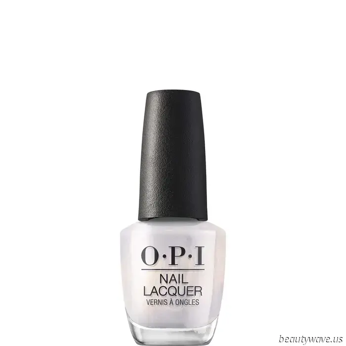 Es ist Zeit für eine neue Maniküre — „Chiffon“-Nägel sind offiziell die schickste Variante klassischer Neutraltöne.