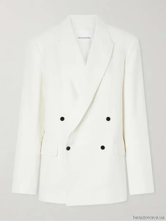 Neither Trousers nor Jeans: This Is the Stylish Way to Wear a Blazer in Spring 2026