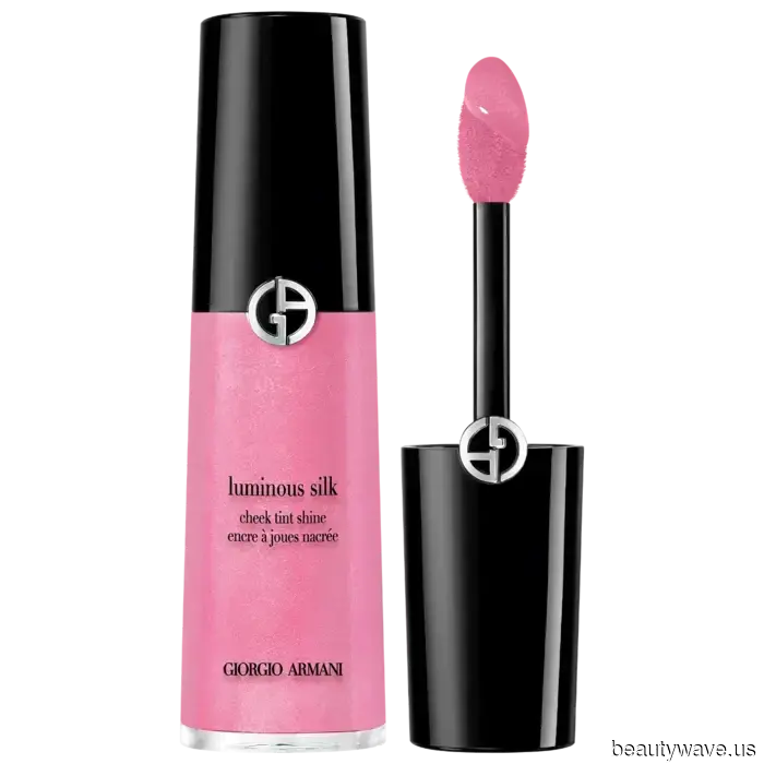 The doe-eyed makeup style from the '70s has always remained in vogue, but a celebrity makeup artist has shown us how to elevate it for 2025.