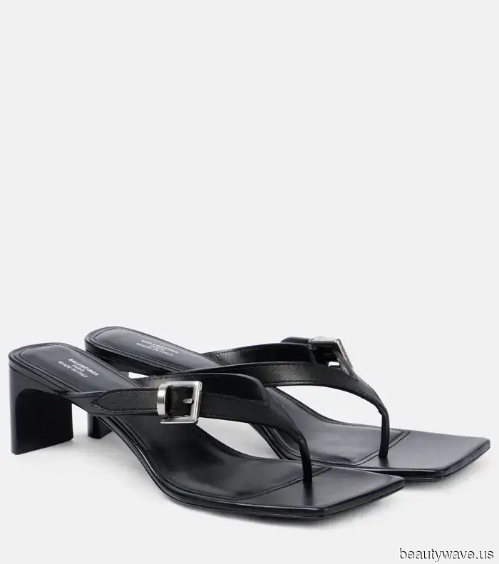 Wearing this Denim Trend, T-Shirt Trend, and Sandal Trend Together Will Create the Look of 2026.