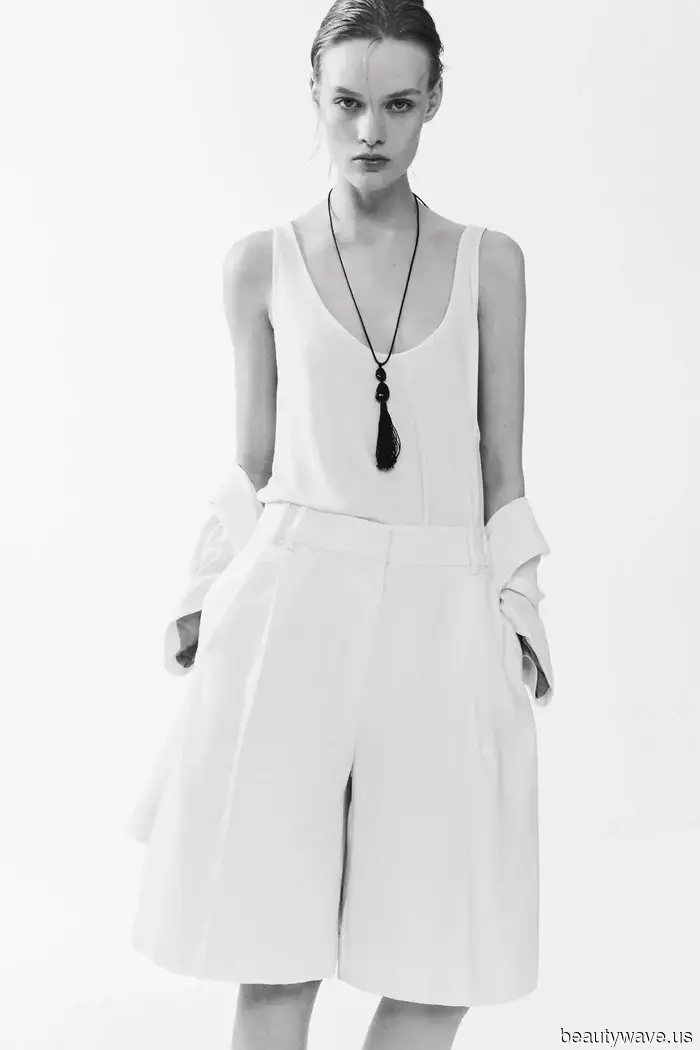 I'm a Minimalist Fashion Editor—Here’s What I Bring for My Summer Vacation.
