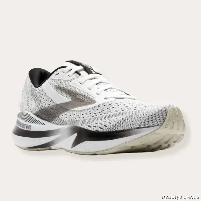The Ultimate Walking Shoes for Achieving Your 10,000 Steps