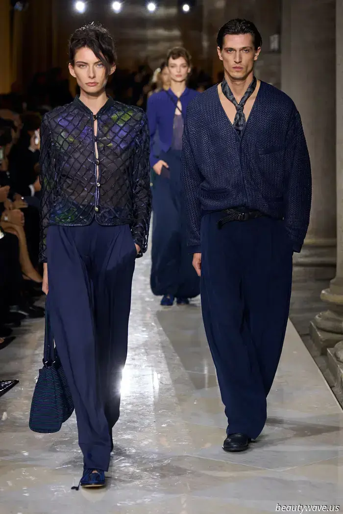 Giorgio Armani's 50th—and final—collection paid tribute to the legacy of the late designer.