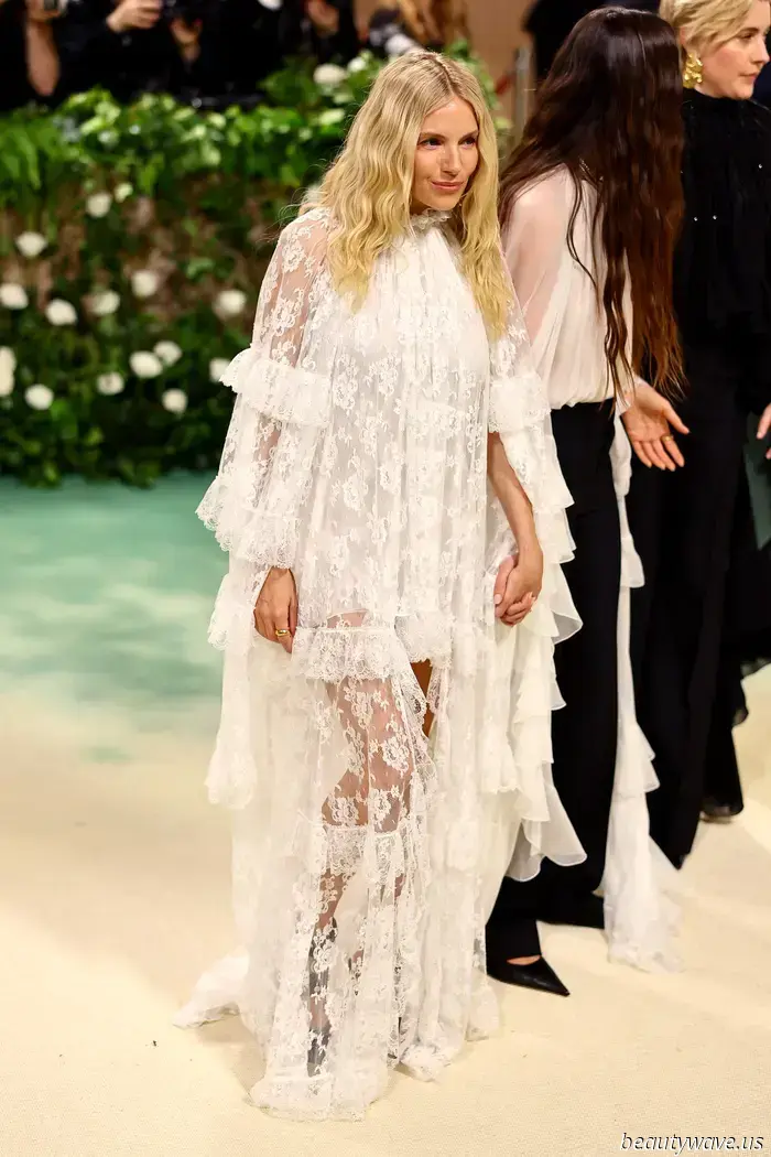 Dieser angesagte Frisurenstil schreit nach "Chloé-Mädchen" — also habe ich natürlich einen Friseur nach Tipps gefragt