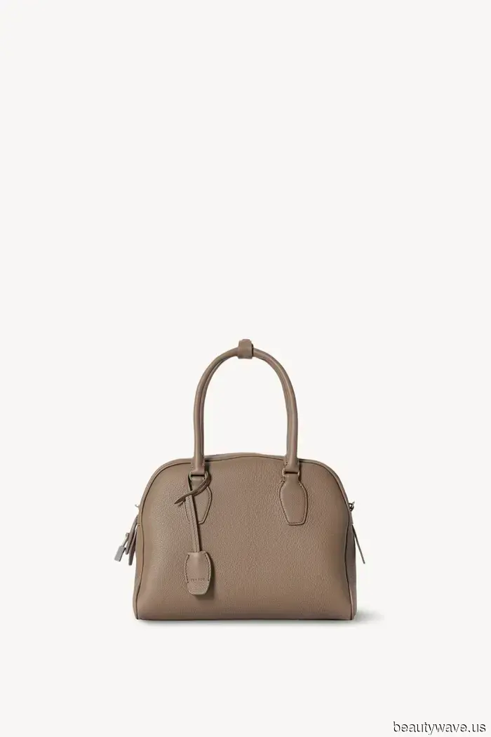 7 Modi per Abbinare l'Accessorio Invernale di Tendenza che Tutti Quelli che Conosco Stanno Indossando con Cappotti e Maglioni