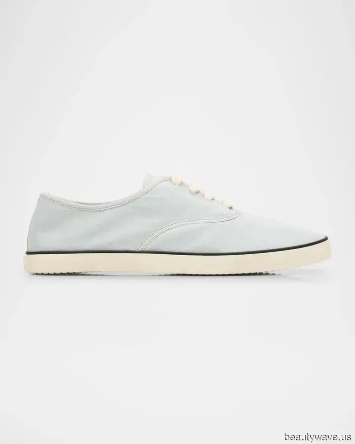 Suede Sneakers, It's Over—Fashion Enthusiasts Under 30 Are Bringing Back This "Simple" Sneaker Trend for…