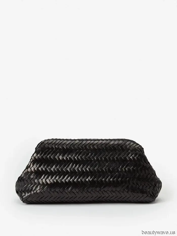 Esta tendencia específica de chaquetas hizo que los pantalones básicos de Scarlett Johansson se vieran tan caros en Nueva York.