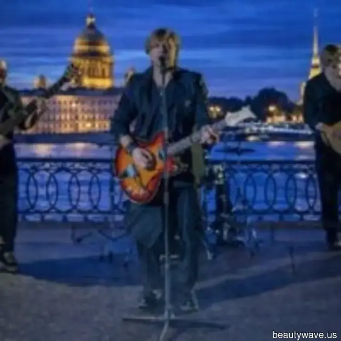 Valery Stronsky held his first solo concert in St. Petersburg.